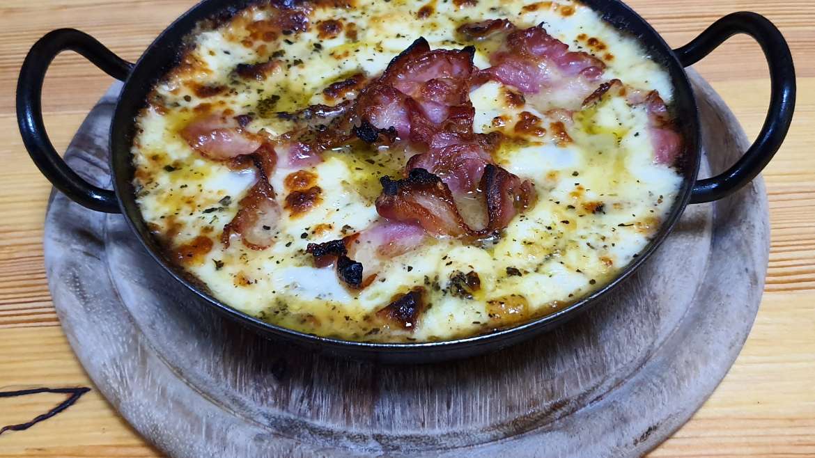 Baked 4 cheese mix (with bacon or without)